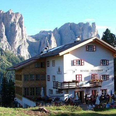 Rifugio Negritella Hotel Pozza di Fassa Esterno foto